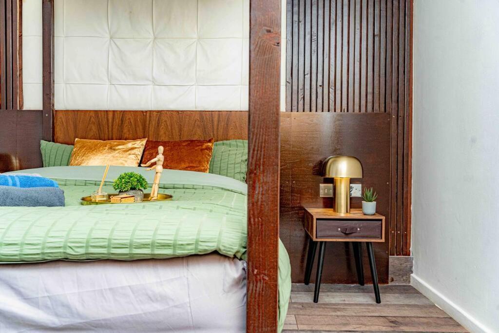 Unique Home W/Garden Hot Tub, Sauna & Cinema Room Londra Dış mekan fotoğraf