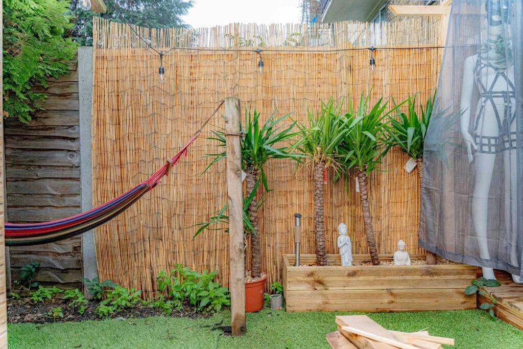 Unique Home W/Garden Hot Tub, Sauna & Cinema Room Londra Dış mekan fotoğraf